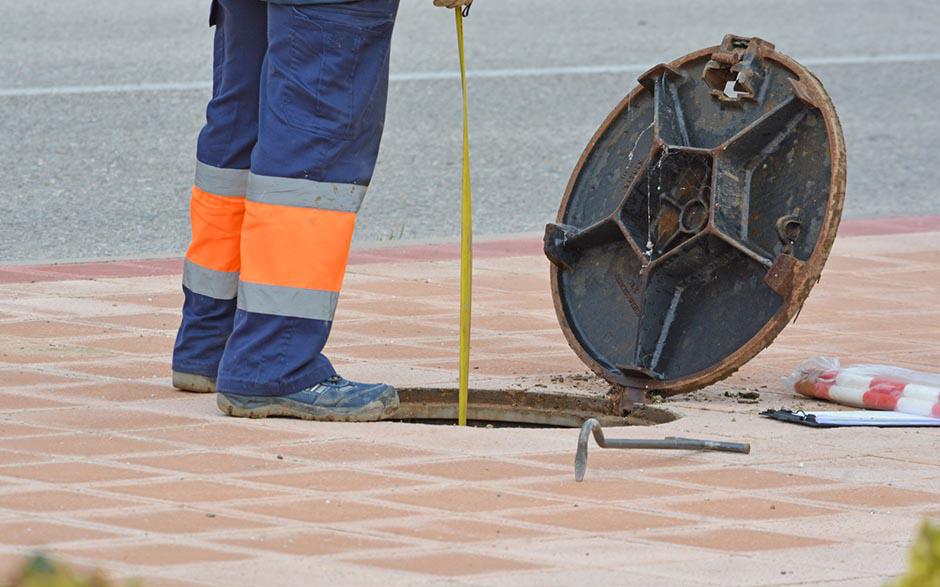 comment déboucher un wc bouché Paris 6